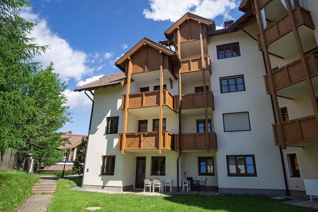 Hundefreundliche Bergwohnung Neben Der Skipiste - Mittelstation Skigebiet Gerlitzen Kanzelhohe Exteriér fotografie